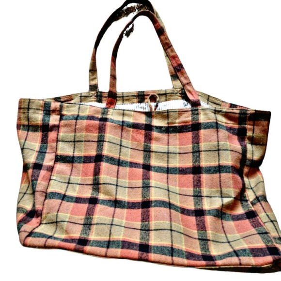 💸$10 Maurices Plaid Overnight Day Bag - Picture 2 of 4